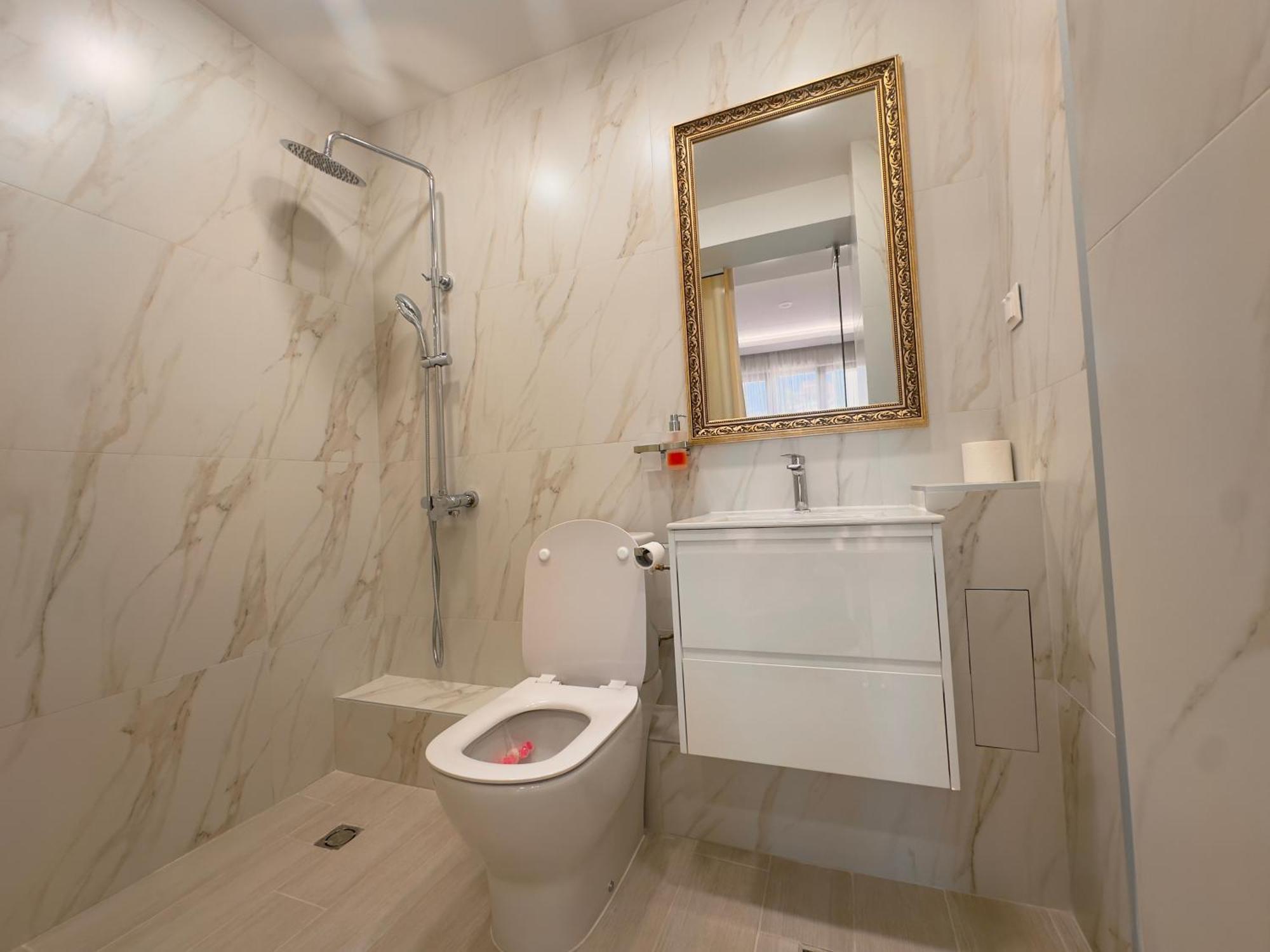 Luxury 1 Апартаменти *